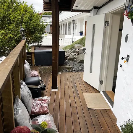 Lagunen With Terrace, Grill And Free Parking Apartmán Bergen